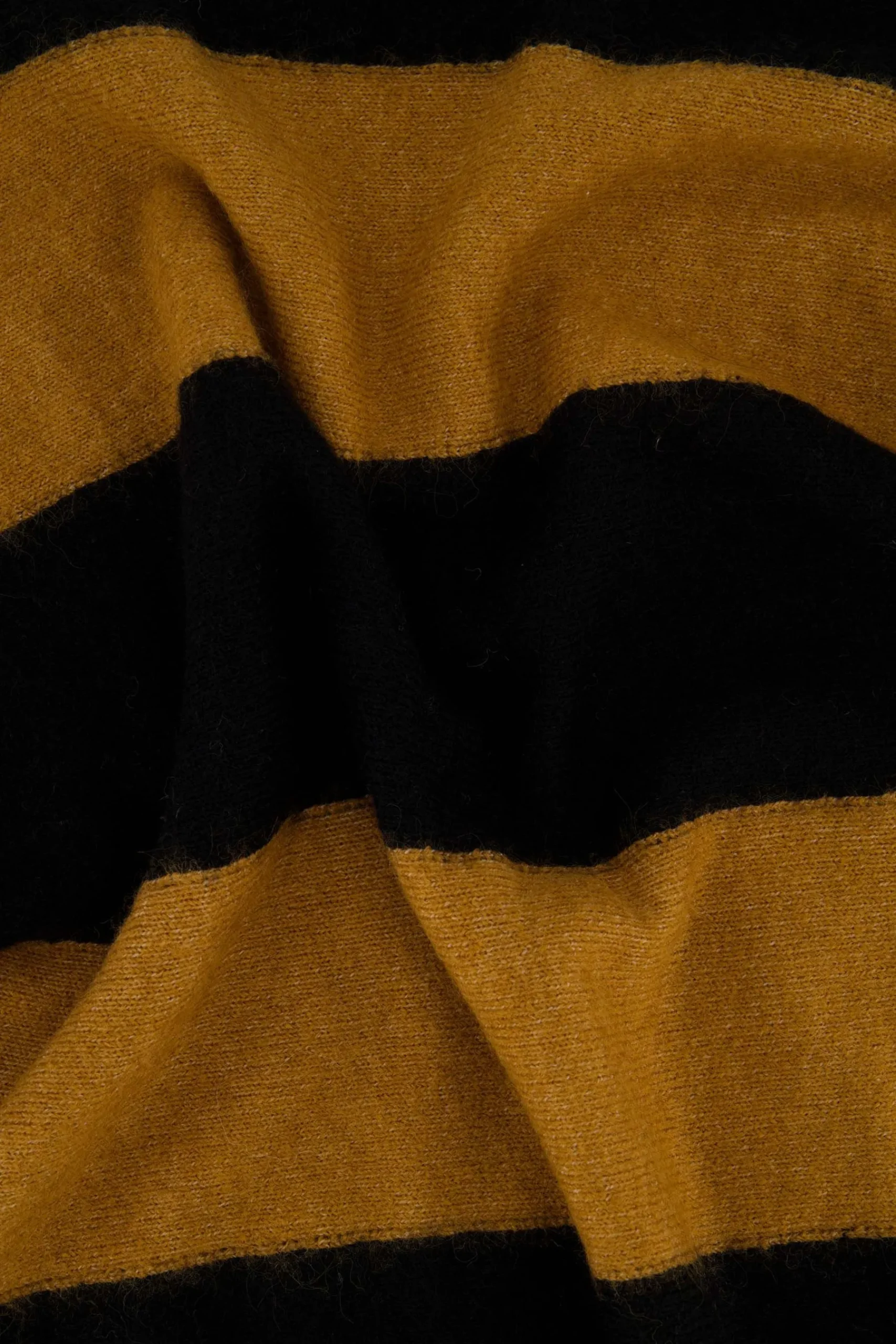 zusss_batwin_trui_met_streep_camelzwart_3.webp New batwin trui met streep camel/zwart Truien