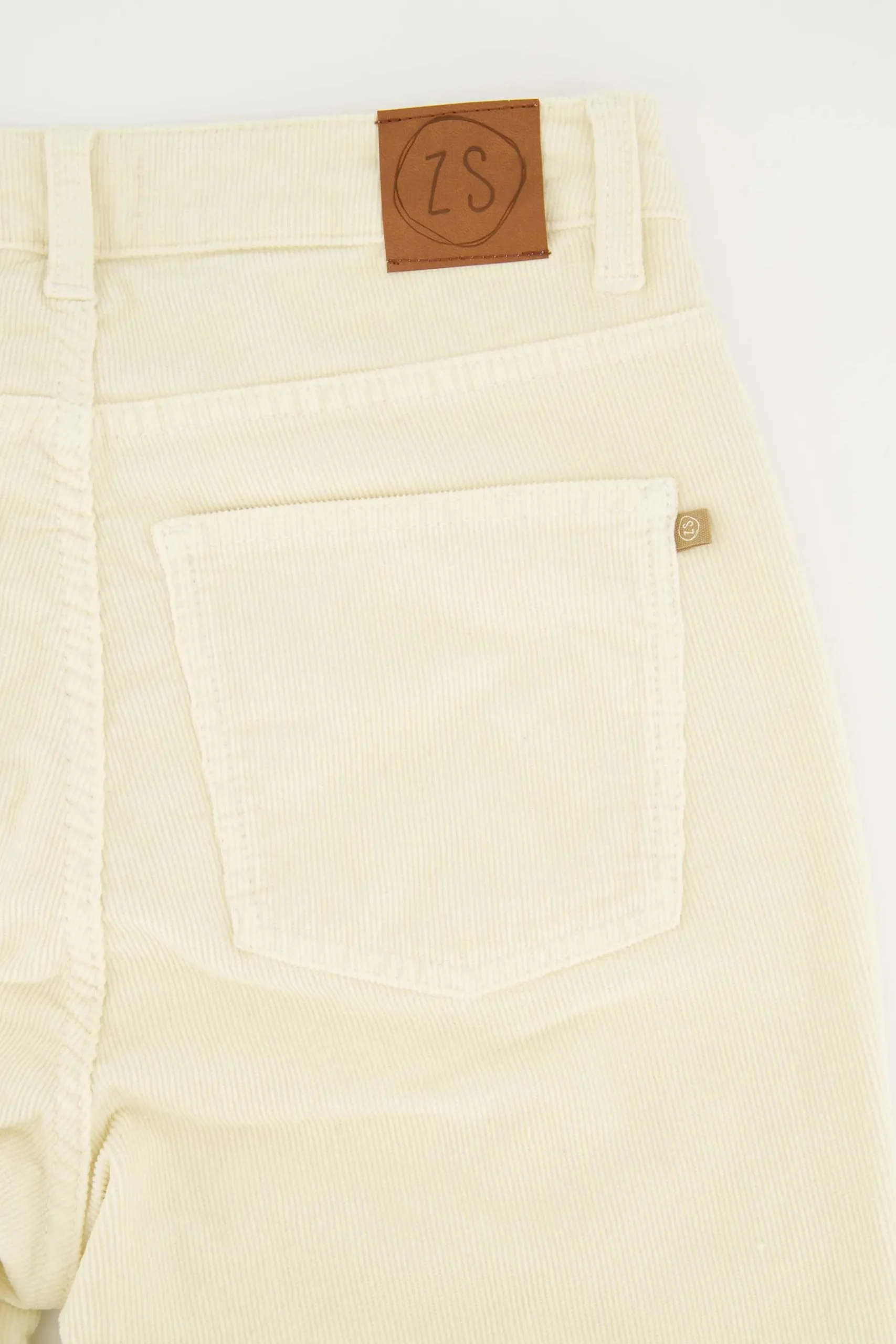 zusss_flared_corduroy_broek_ecru_3.webp Shop flared corduroy broek Broeken & Jeans