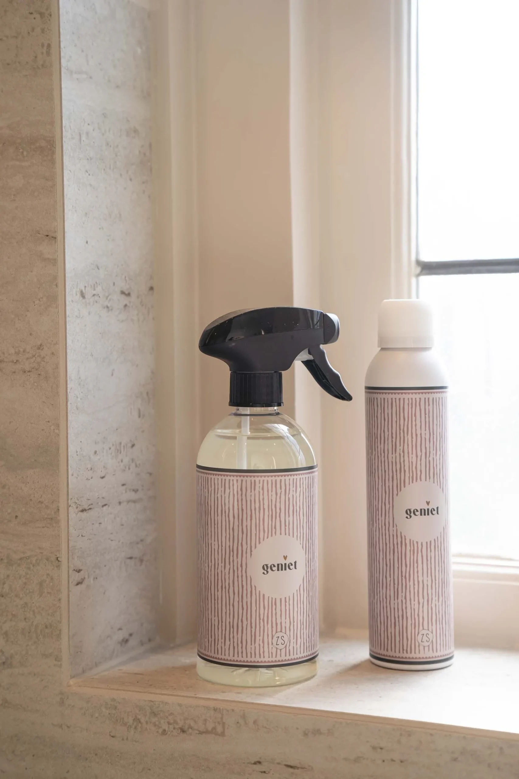 zusss_huisparfum_geniet_zandterra_roze_1.webp Shop huisparfum geniet zand/terra roze Verzorgingsproducten