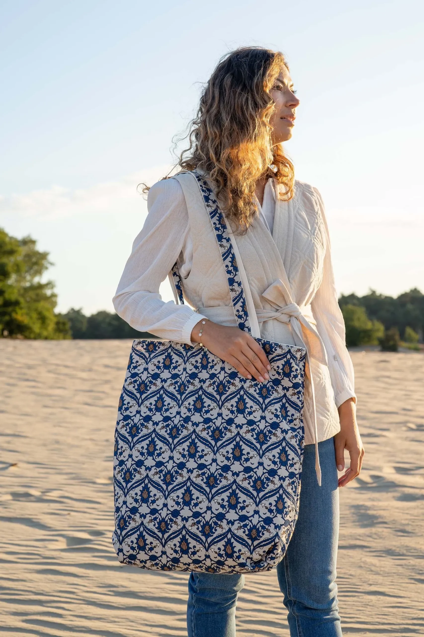 zusss_katoenen_shopper_met_print_zand_4.webp Flash Sale katoenen shopper met print Schoudertassen & Handtassen