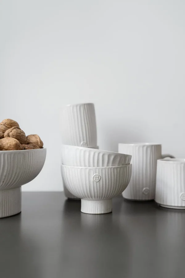 New kom op voet ribbels Servies