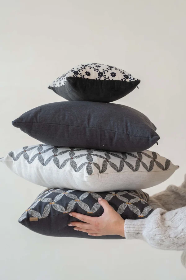 Best kussen grafisch gewoven patroon 45x45cm grijs Kussens