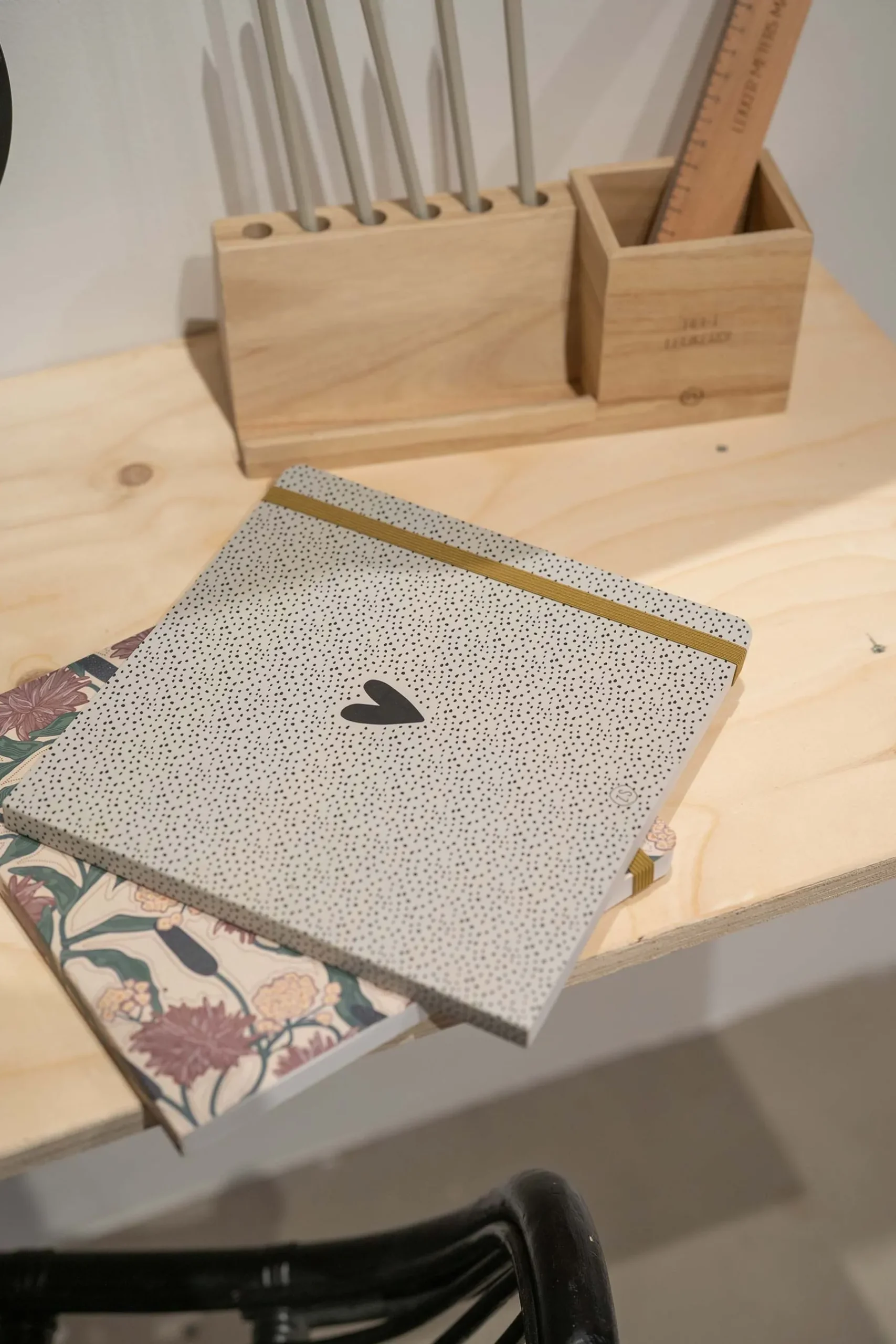 zusss_notitieboek_hartje_en_stipjes_zand_2.webp New notitieboek hartje en stipjes Notitieboeken & Schrijfwaren