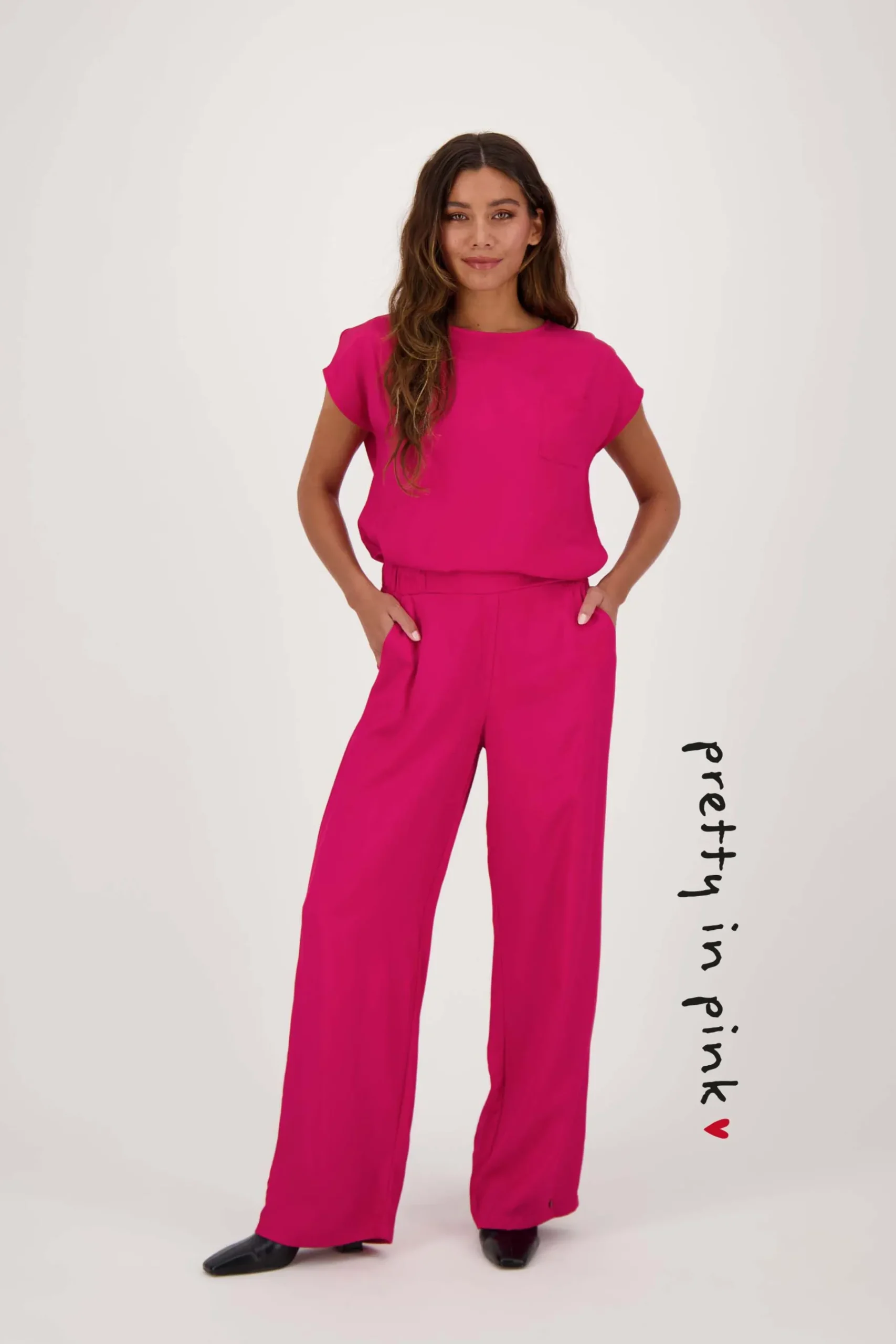 zusss_satijnen_twill_broek_roze_rood_1.webp Best satijnen twill broek roze rood Broeken & Jeans