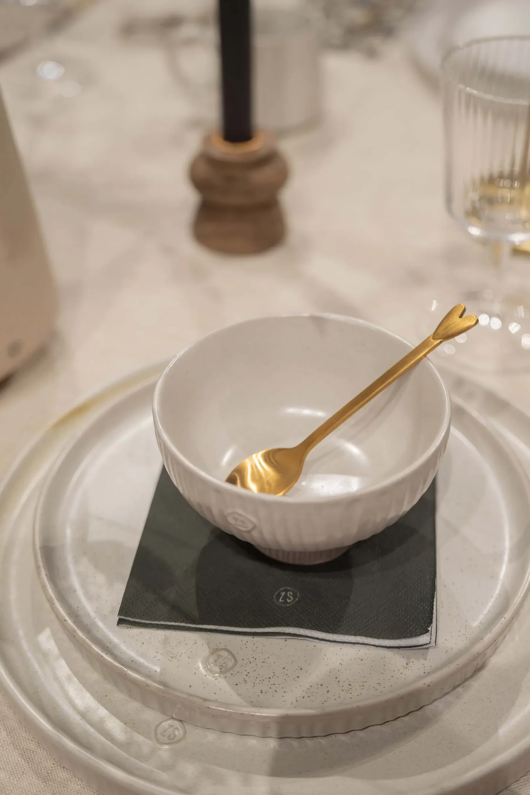 zusss_set_van__lepeltjes_hartje_goud_3.webp Cheap set van 4 lepeltjes hartje Bestek