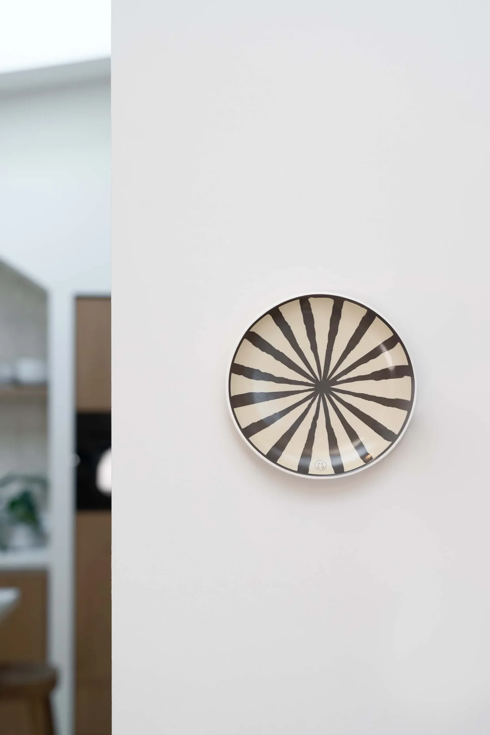 zusss_sierbordje_strepen_zand_antraciet_2.webp Flash Sale sierbordje strepen zand antraciet Overige Woonaccessoires