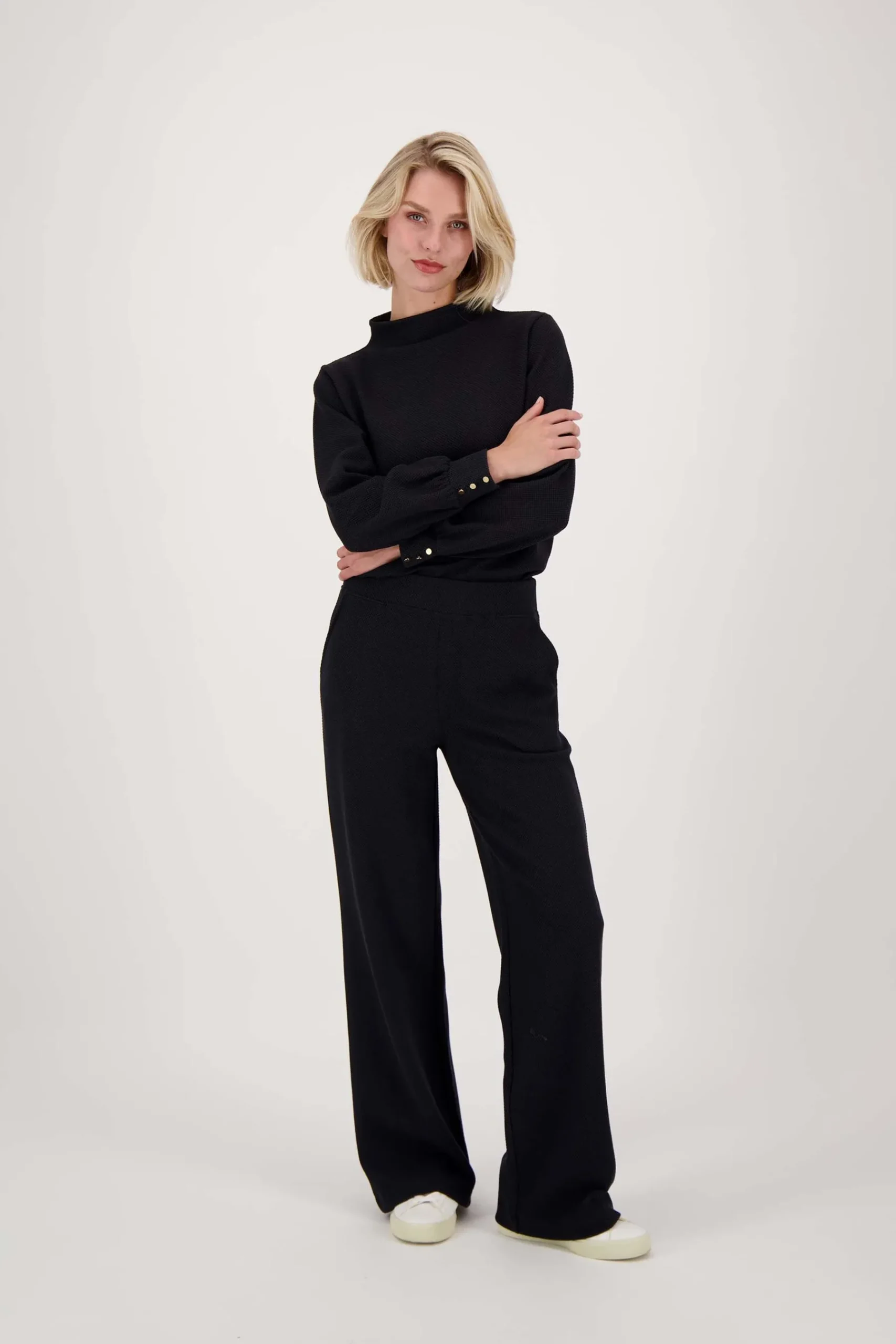 zusss_top_met_structuur_zwart_1.webp Discount top met structuur Tops