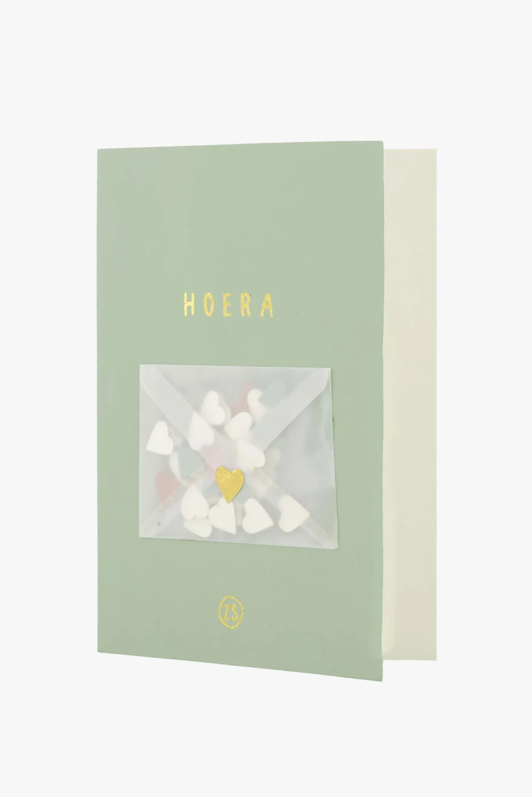 zusss_wenskaart_hoera_met_hartjes_confetti_saliegroen_0.webp New wenskaart hoera met hartjes confetti saliegroen Kaartjes